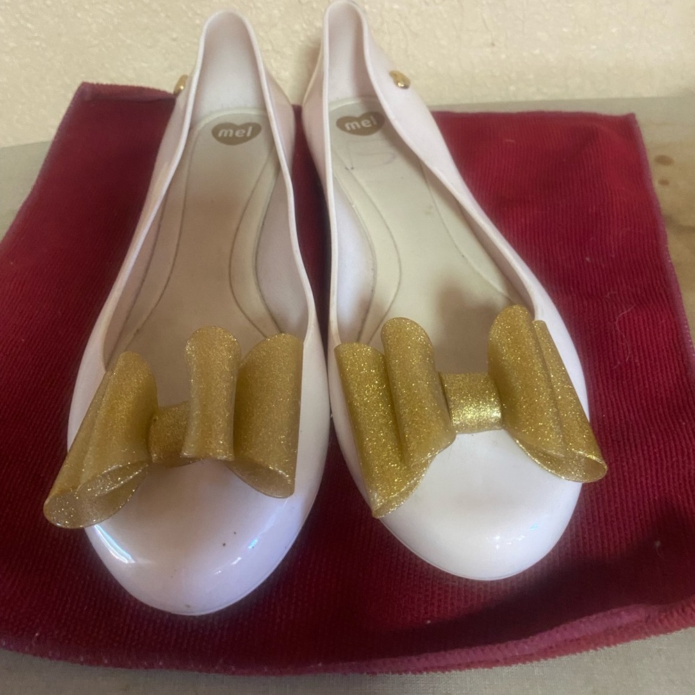 ME Makeover Essentials White Flats with Gold Glitter Bow Mellissa  beige color